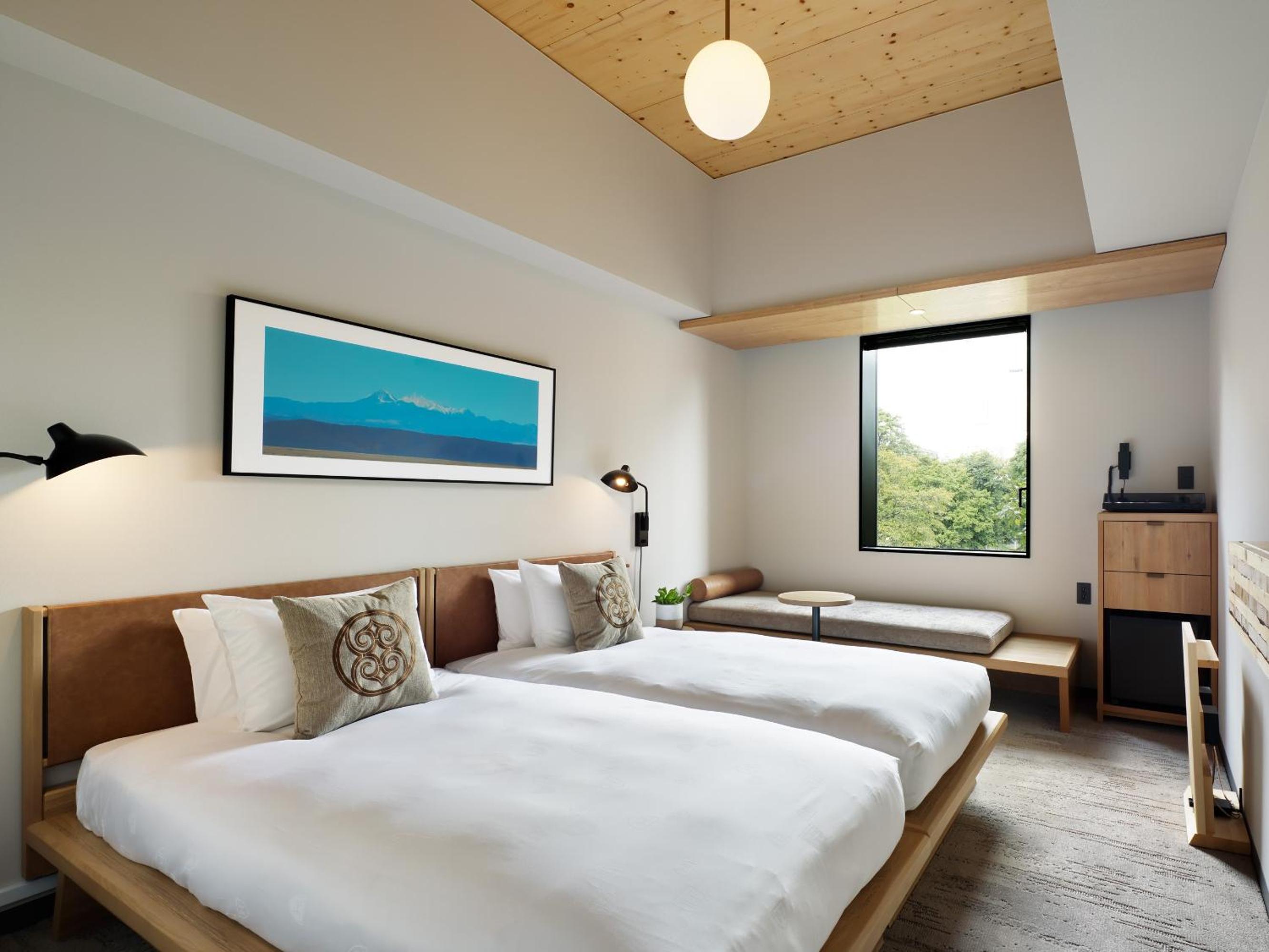 Adjoining, Superior, Twin Beds, Park View, Gallery Floor