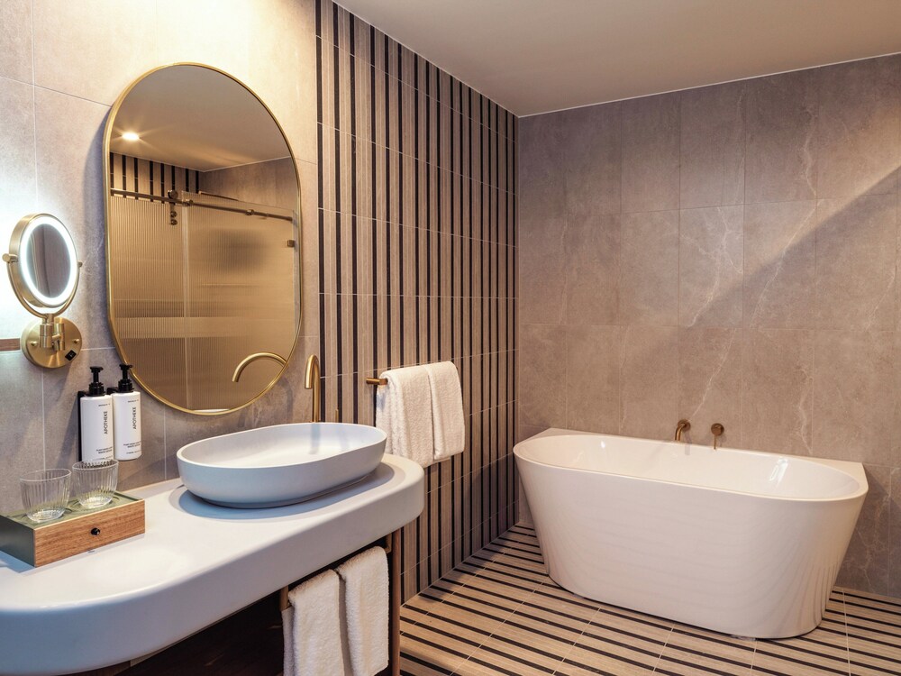 جناح بسرير كينج بإطلالة على المدينة بشرفة، voco Gosford by IHG 8/10