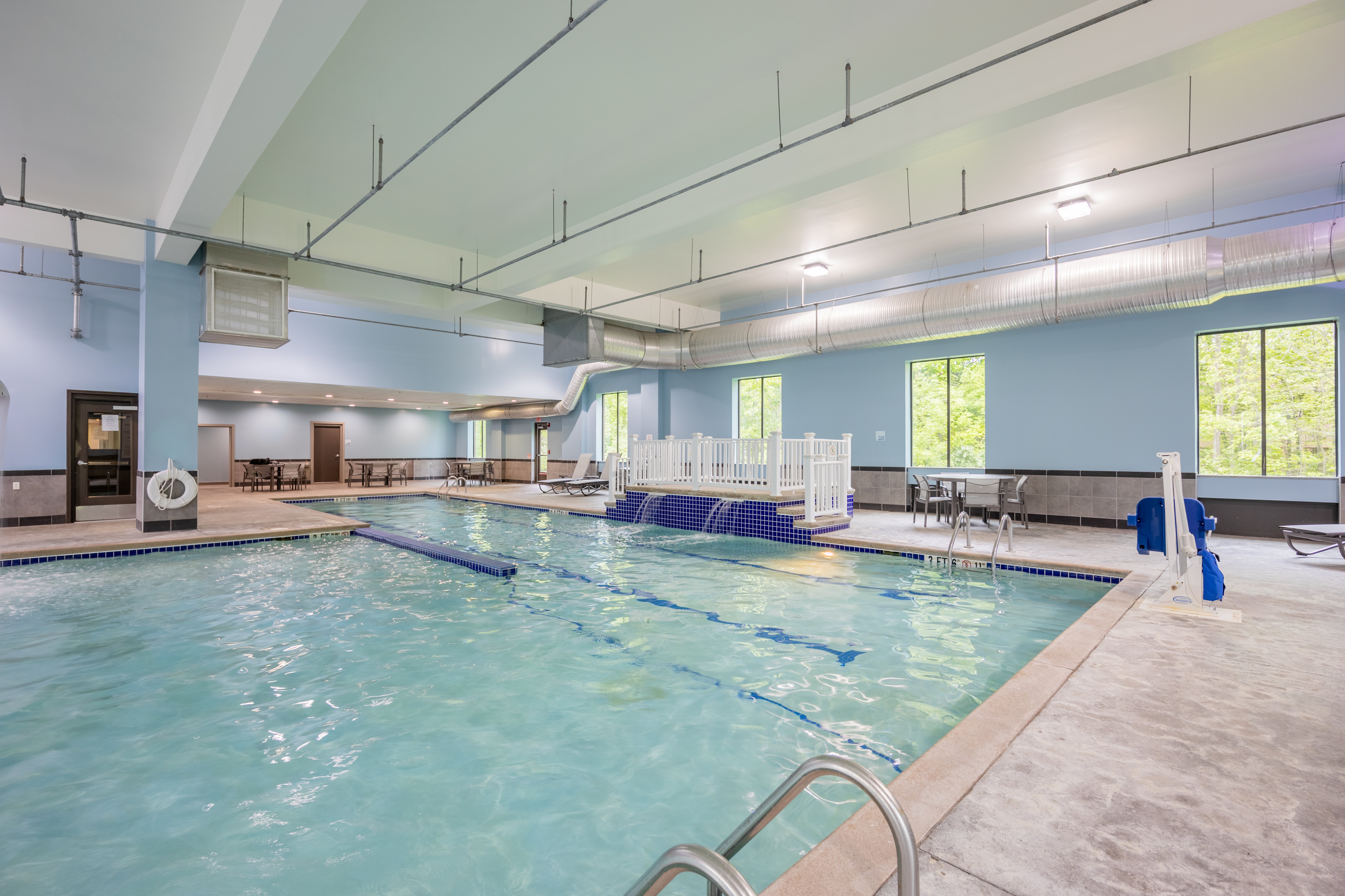 Holiday Inn Express Hotel Suites Columbus Polaris Parkway 42/77