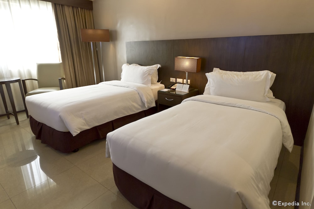 Mandarin Plaza Hotel 22/53