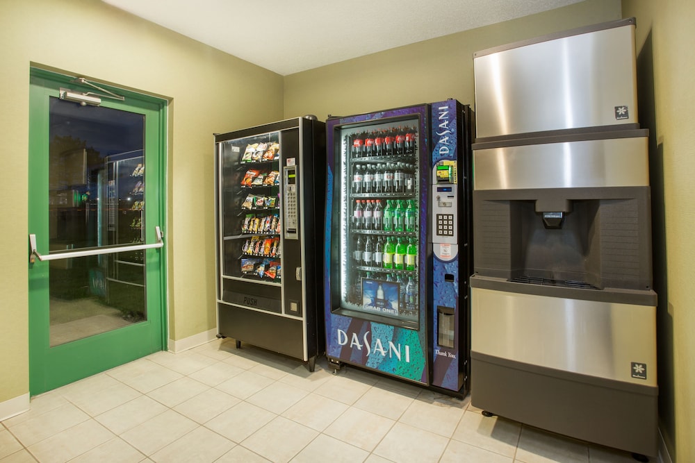 Holiday Inn Express Kalamazoo 21/47