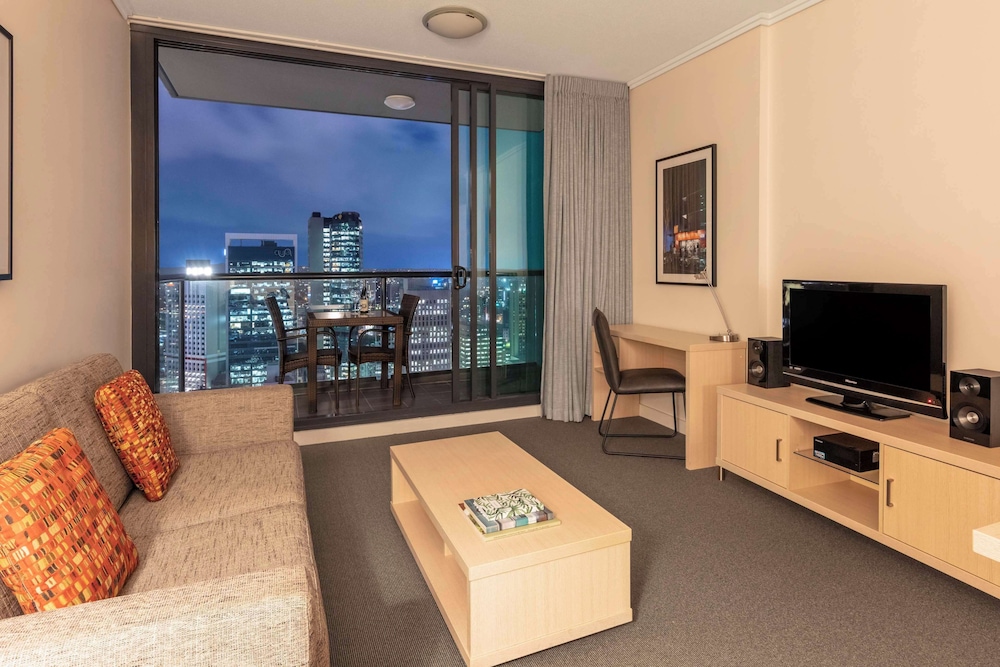 Oaks Brisbane on Charlotte Suites 26/43
