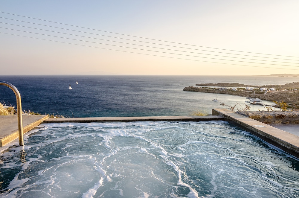 Eden View Suites & Villas 66/72