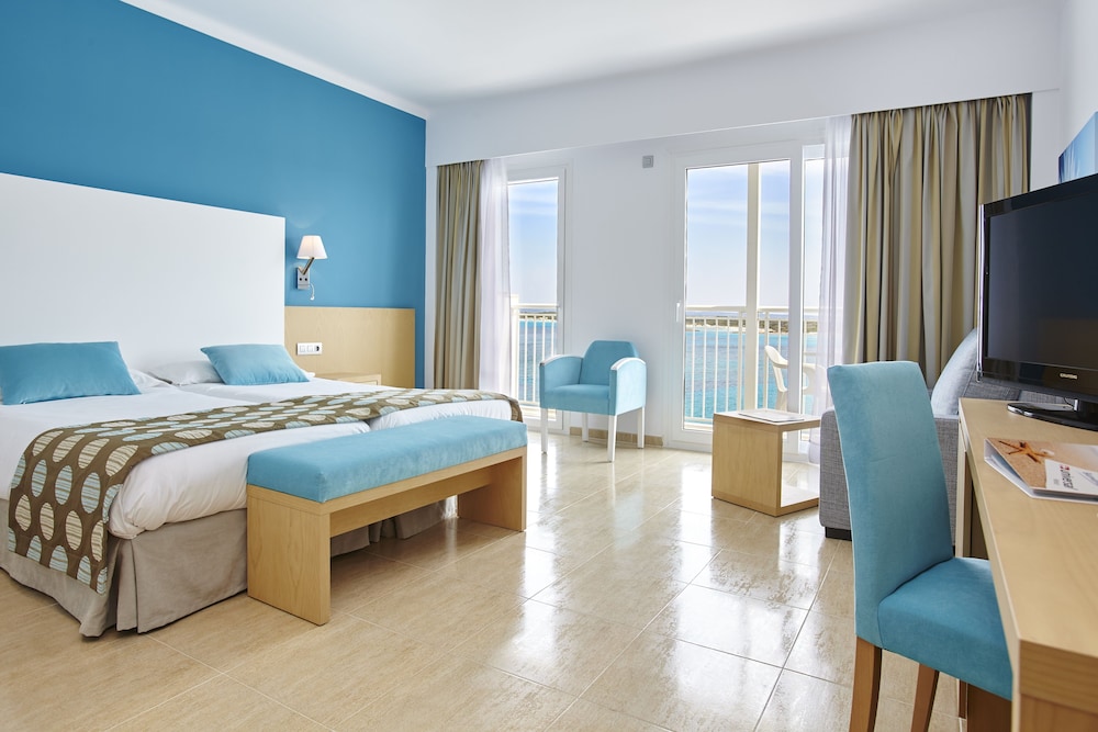SUPERIOR, SEA VIEW, BALCONY