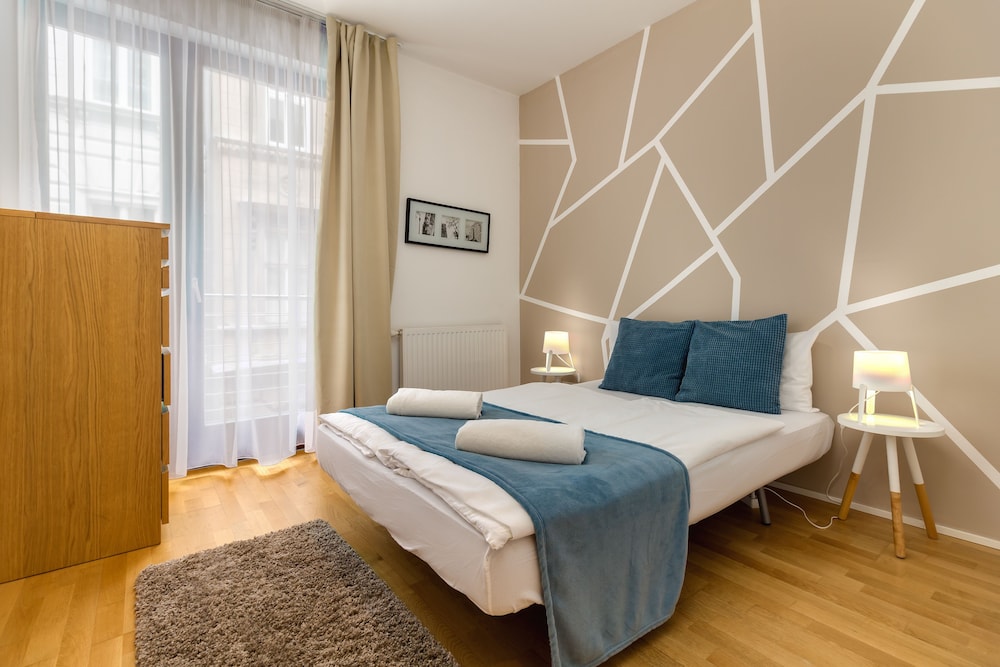 Quality Point Apartment 12/44