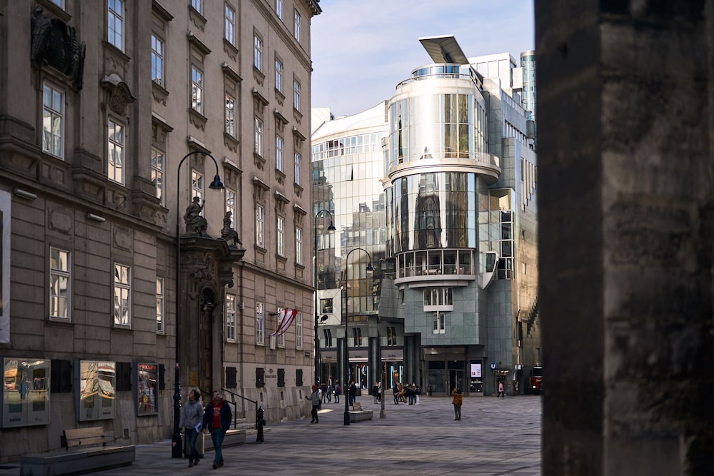Do Co Hotel Vienna 3/49