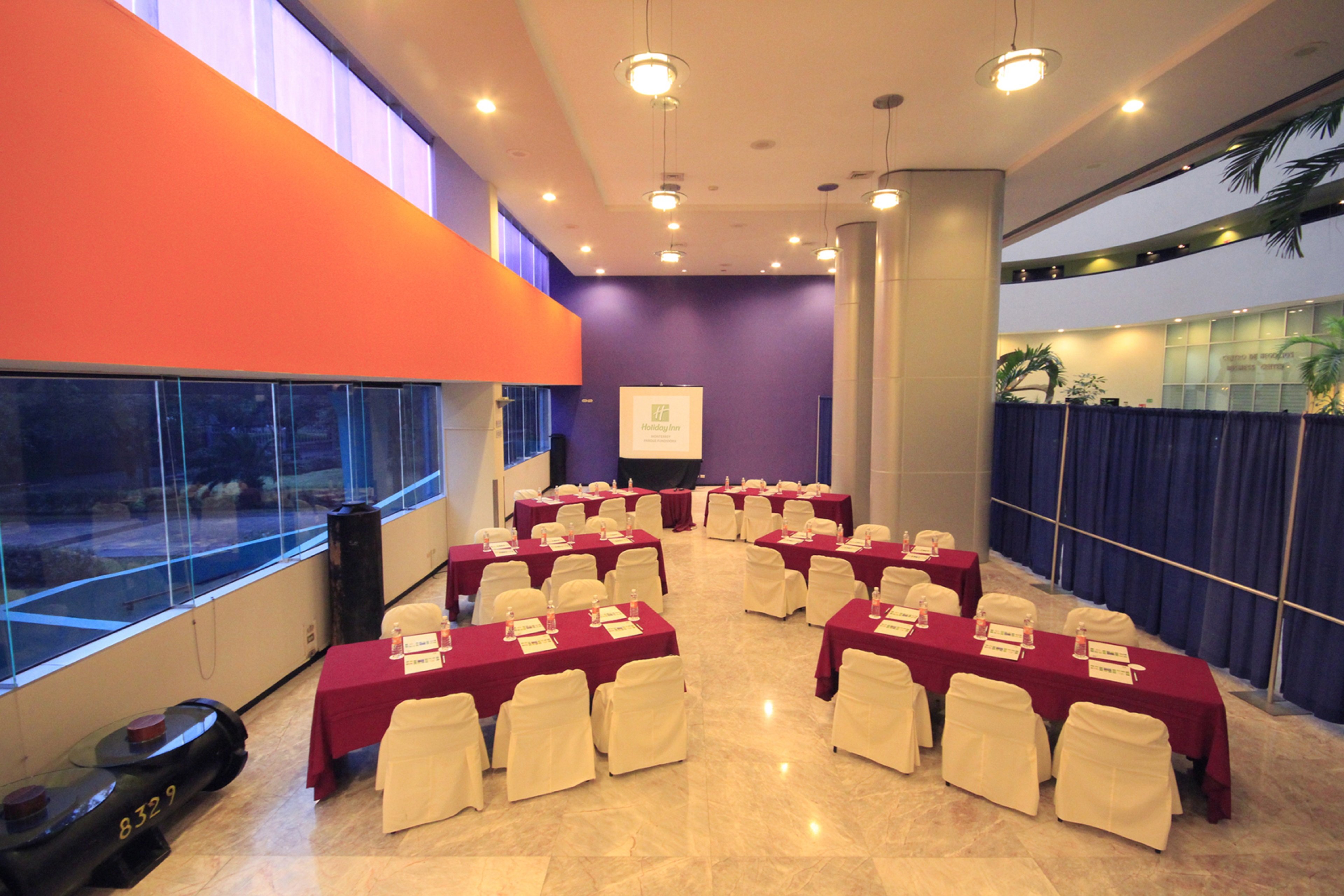 Holiday Inn Monterrey Parque Fundidora 51/78