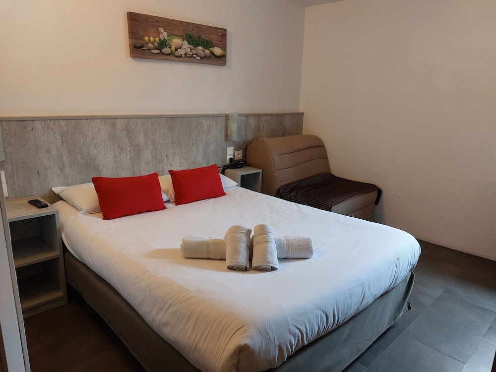 Brit Hotel Bosquet 23/50