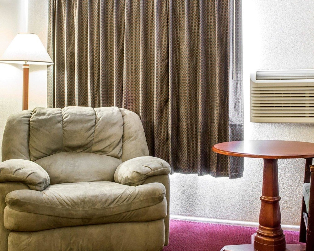 Rodeway Inn Winslow I-40 26/36