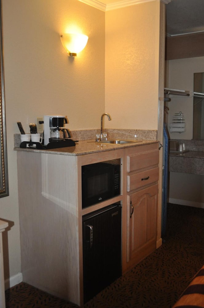 Executive Inn And Suites Sacramento 32/43