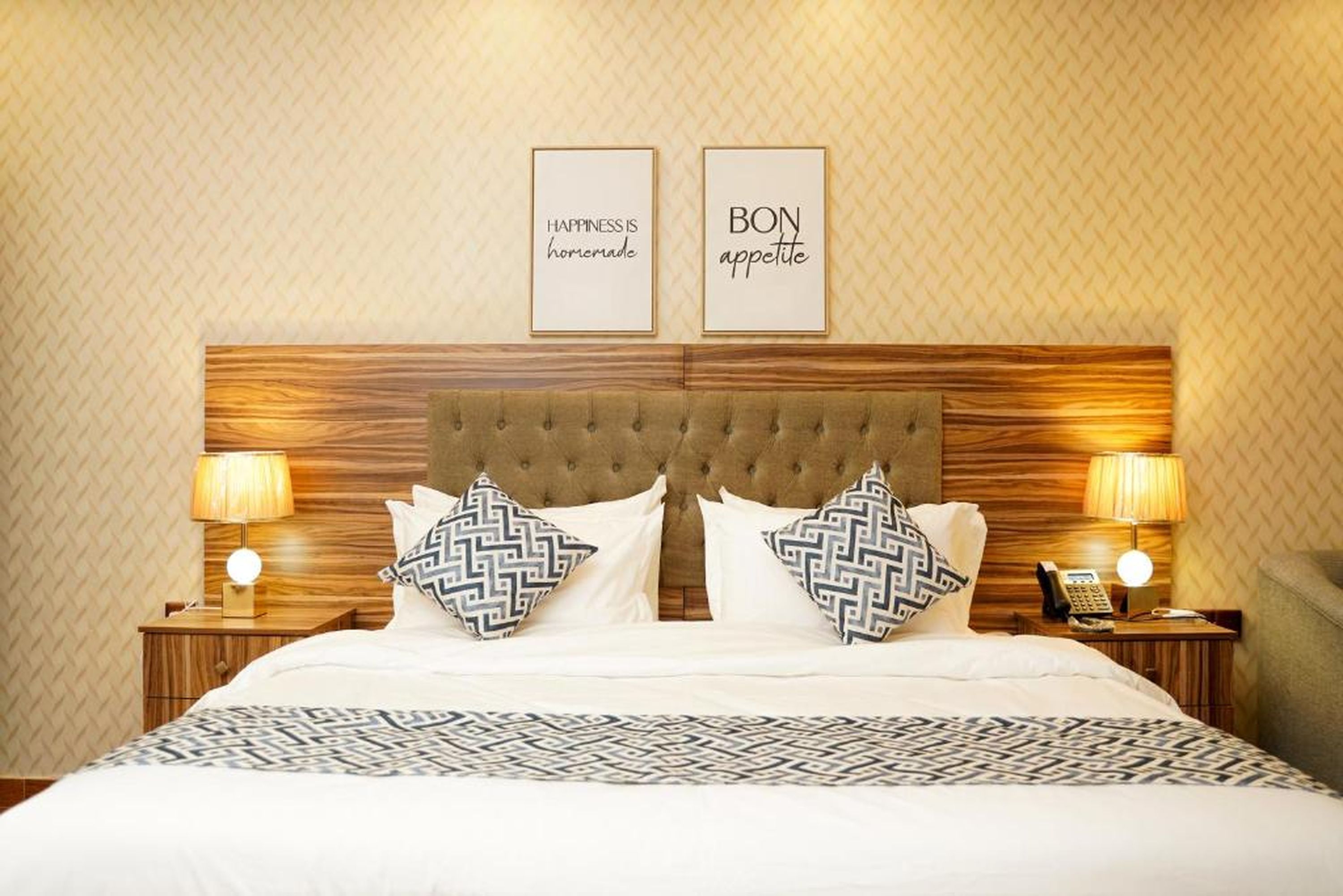 Palette Luxury Credit Hotel 30/60
