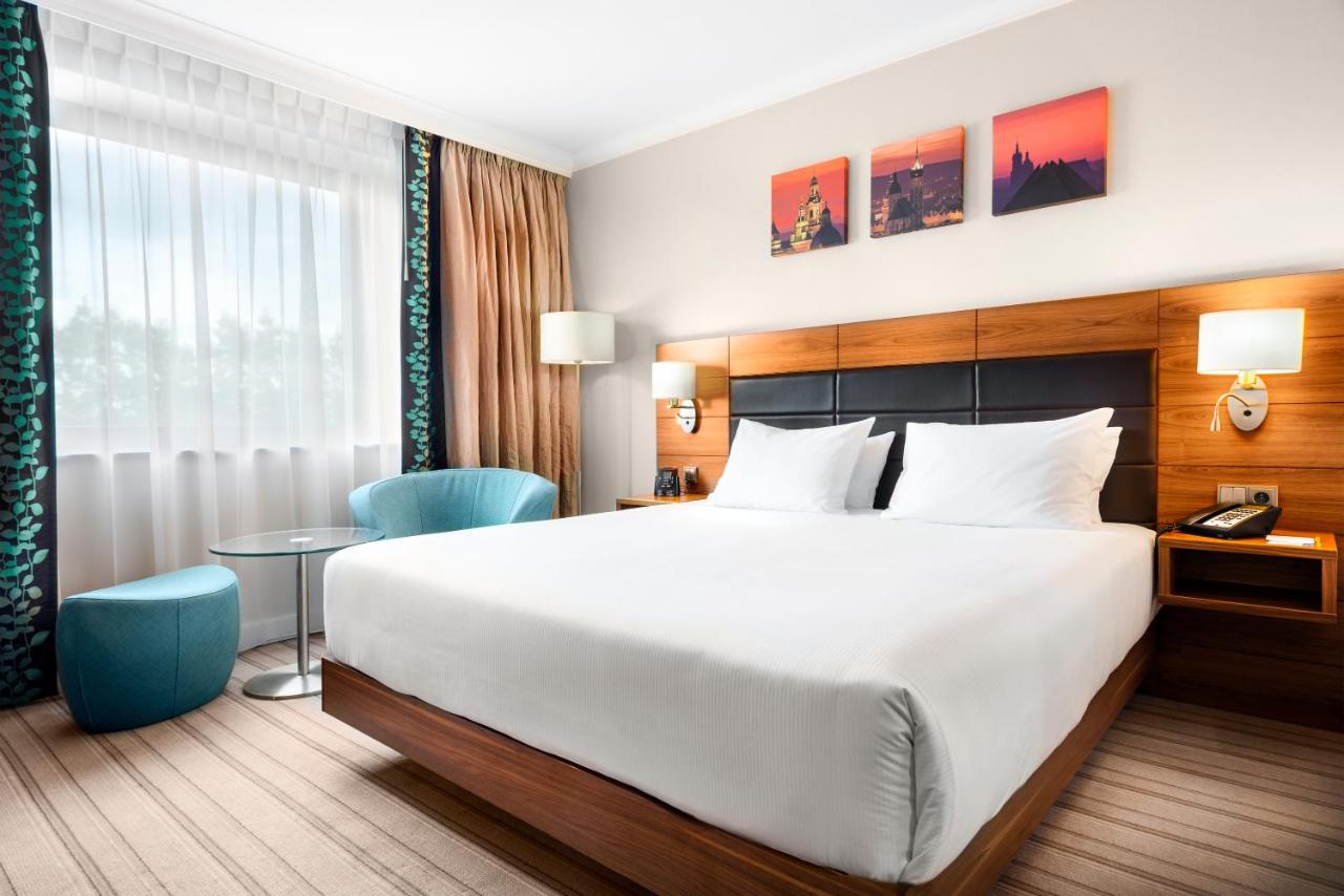 ROOM, QUEEN BED, ACCESSIBLE