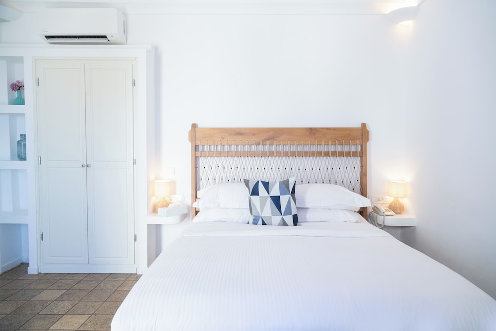 Superior, Double Bed, Caldera View