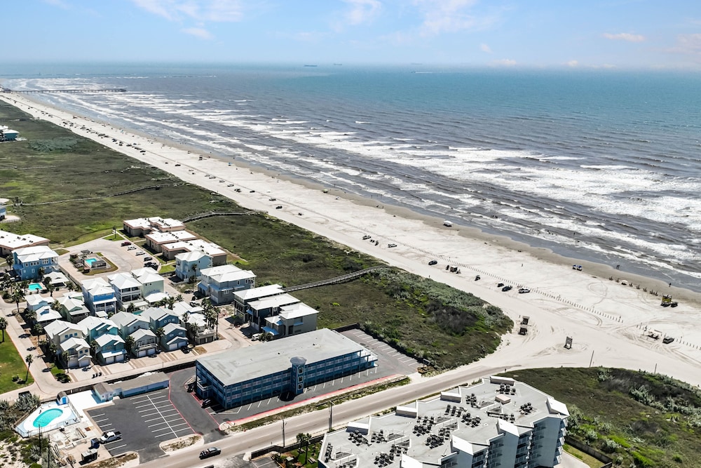 Seaside Boutique Hotel, Waves At Your Doorstep 40/50