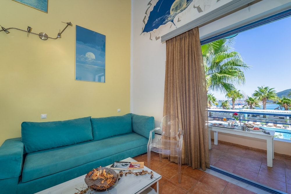 Ianos Hotel 15/24