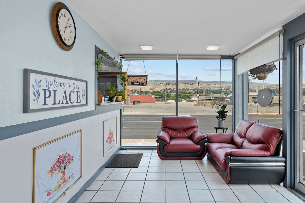 Holiday Lodge Wenatchee 26/42