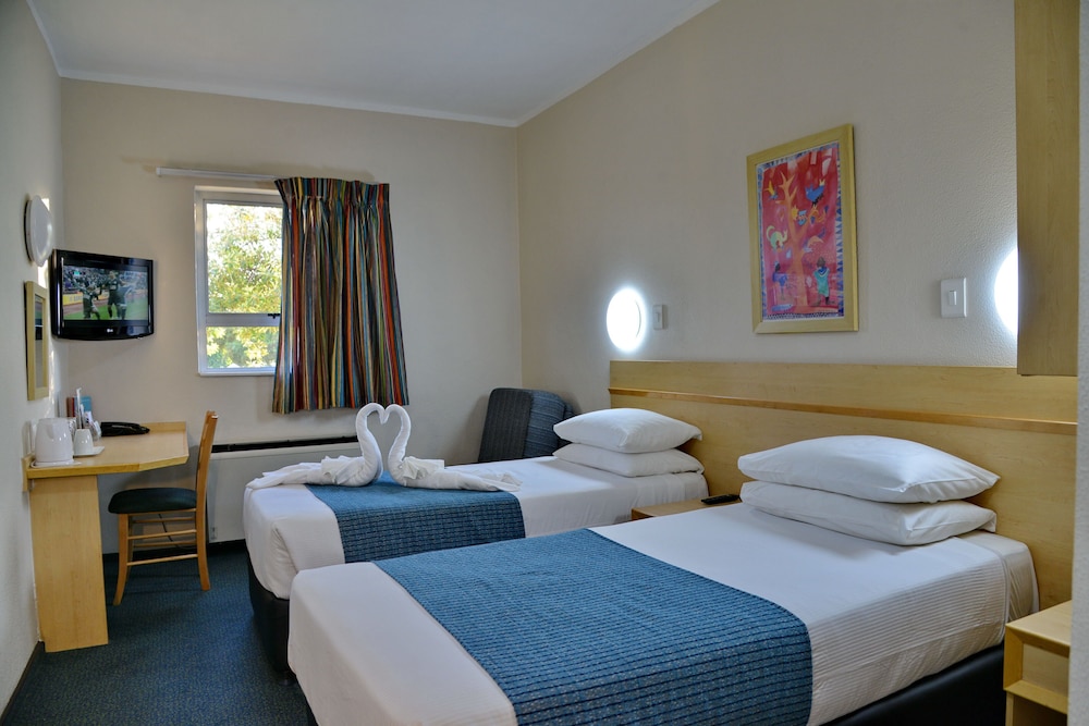 Room, Twin Beds