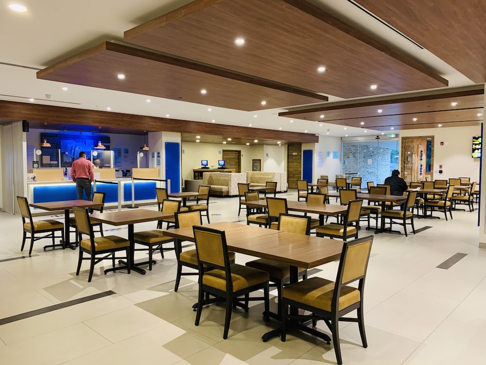 Holiday Inn Express Mexico Basilica 44/52