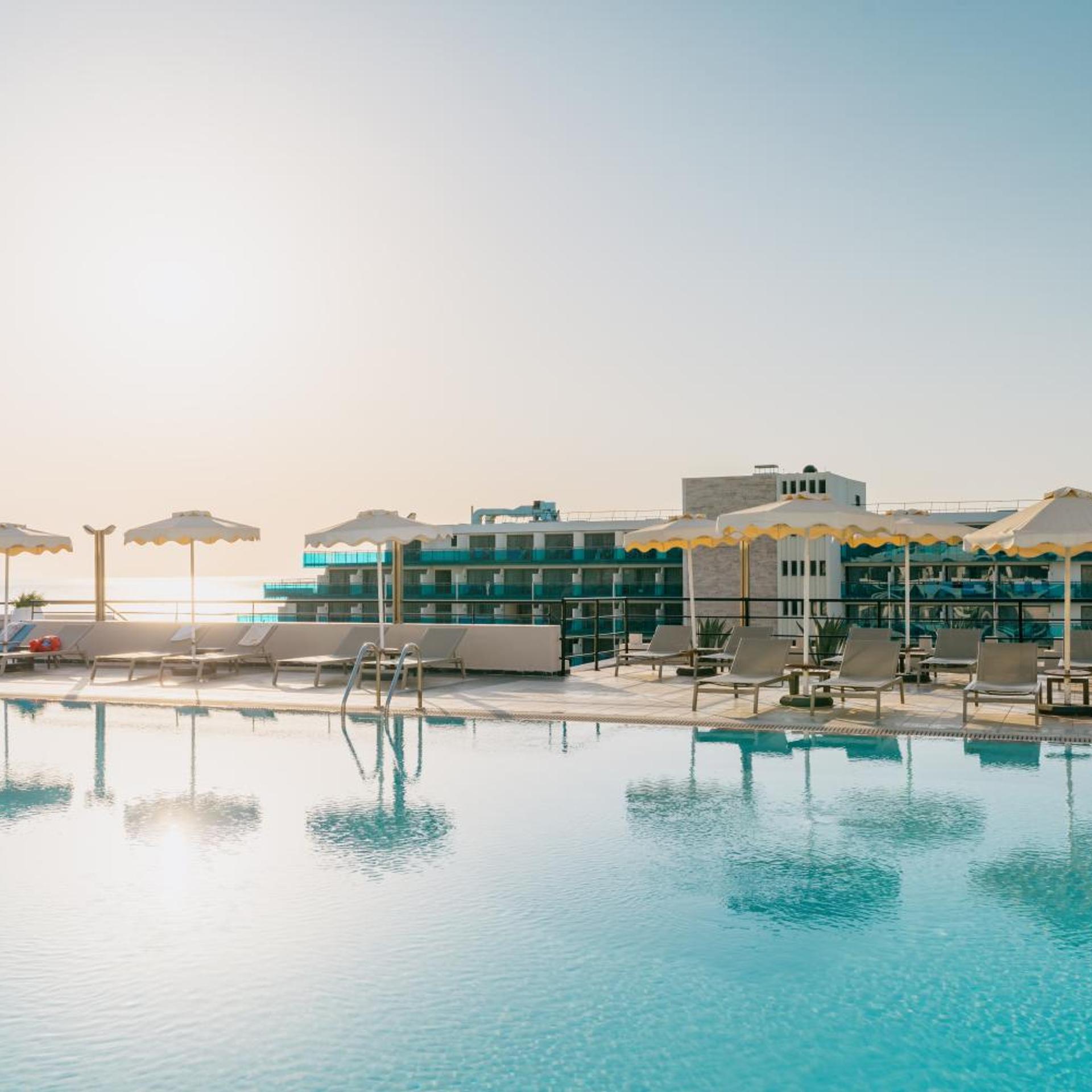 CALYPSO PALACE HOTEL 45/54