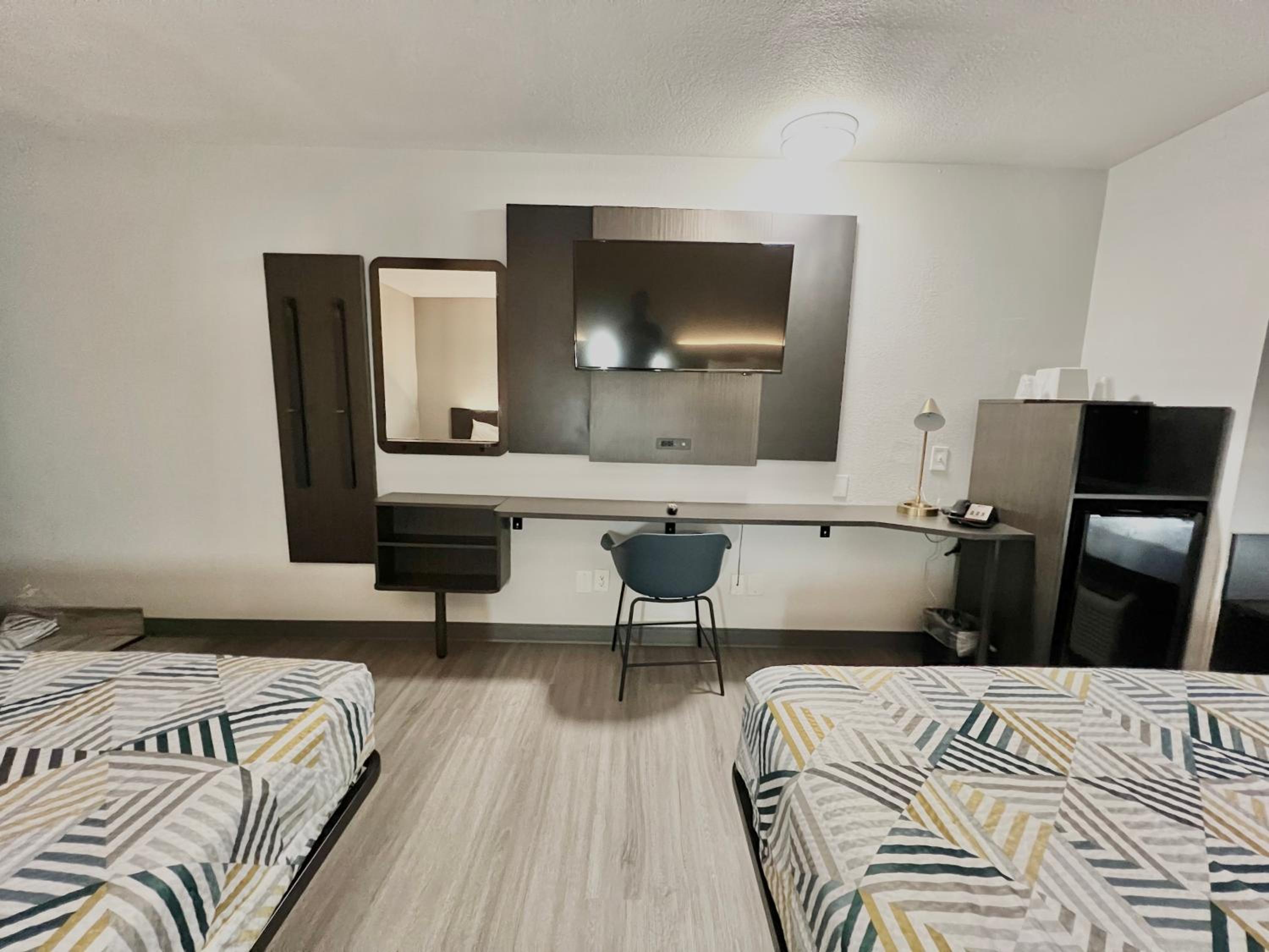 غرفة بسريرين كوين، Motel6 Simpsonville, SC - Greenville 2/3