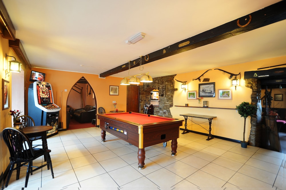 The West Country Inn 37/61