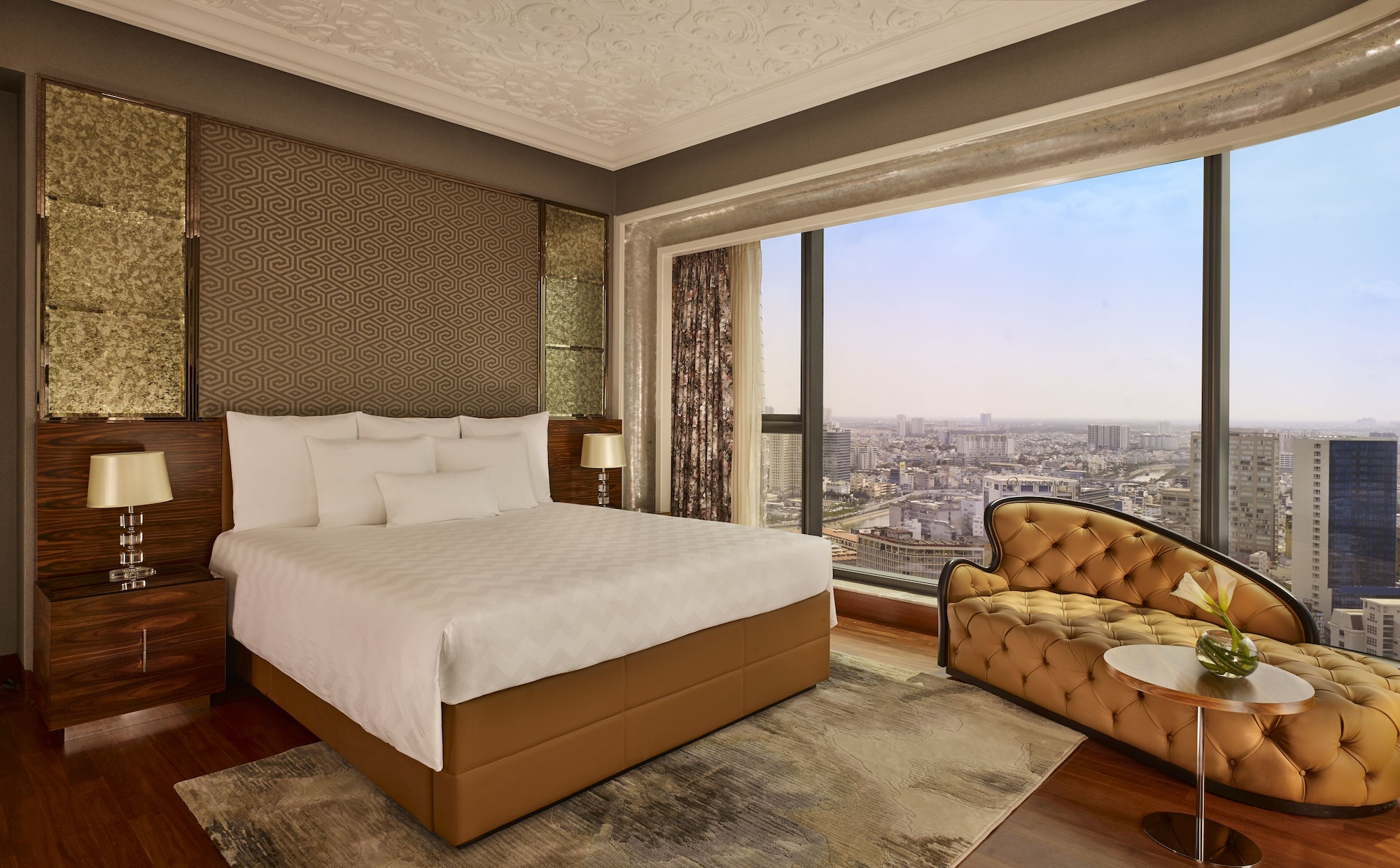 2 Bedrooms, Panorama, King and Twin Beds