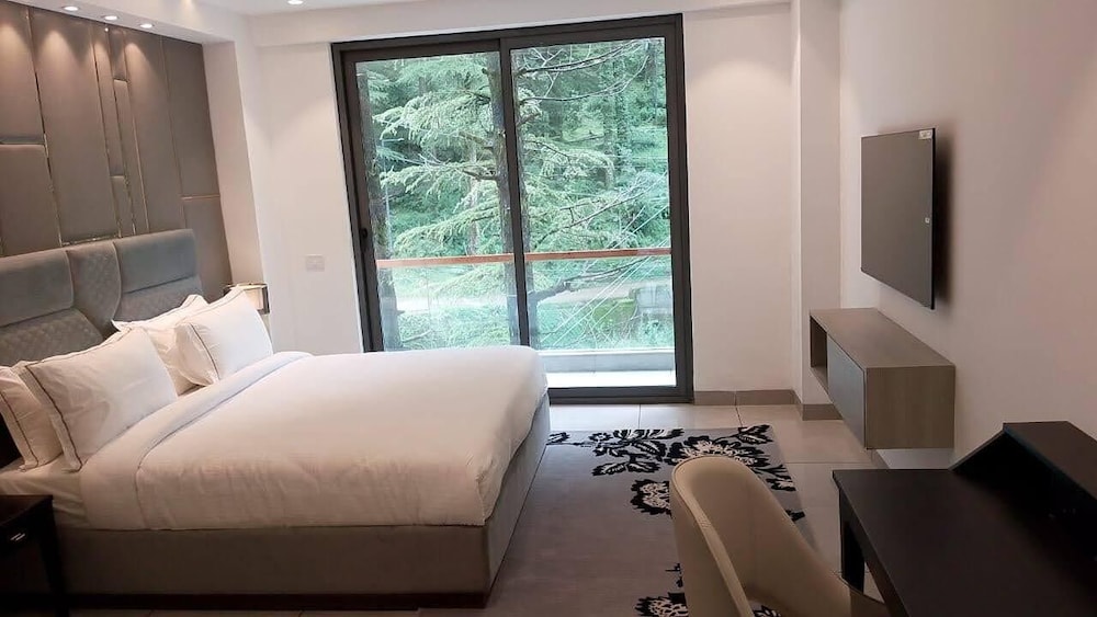 Mastiff Select Mandavya Dharamkot, McLeodganj 25/61