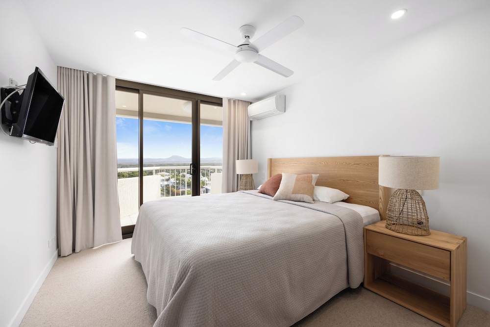 Coolum Caprice 14/76
