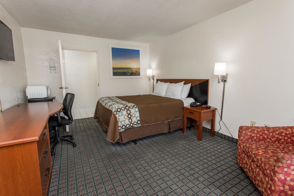 Days Inn by Wyndham Dillon 6/23