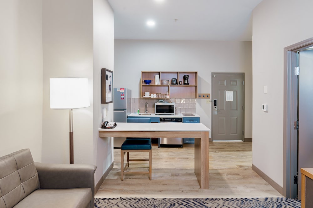 Candlewood Suites Oklahoma City-Moore 26/38