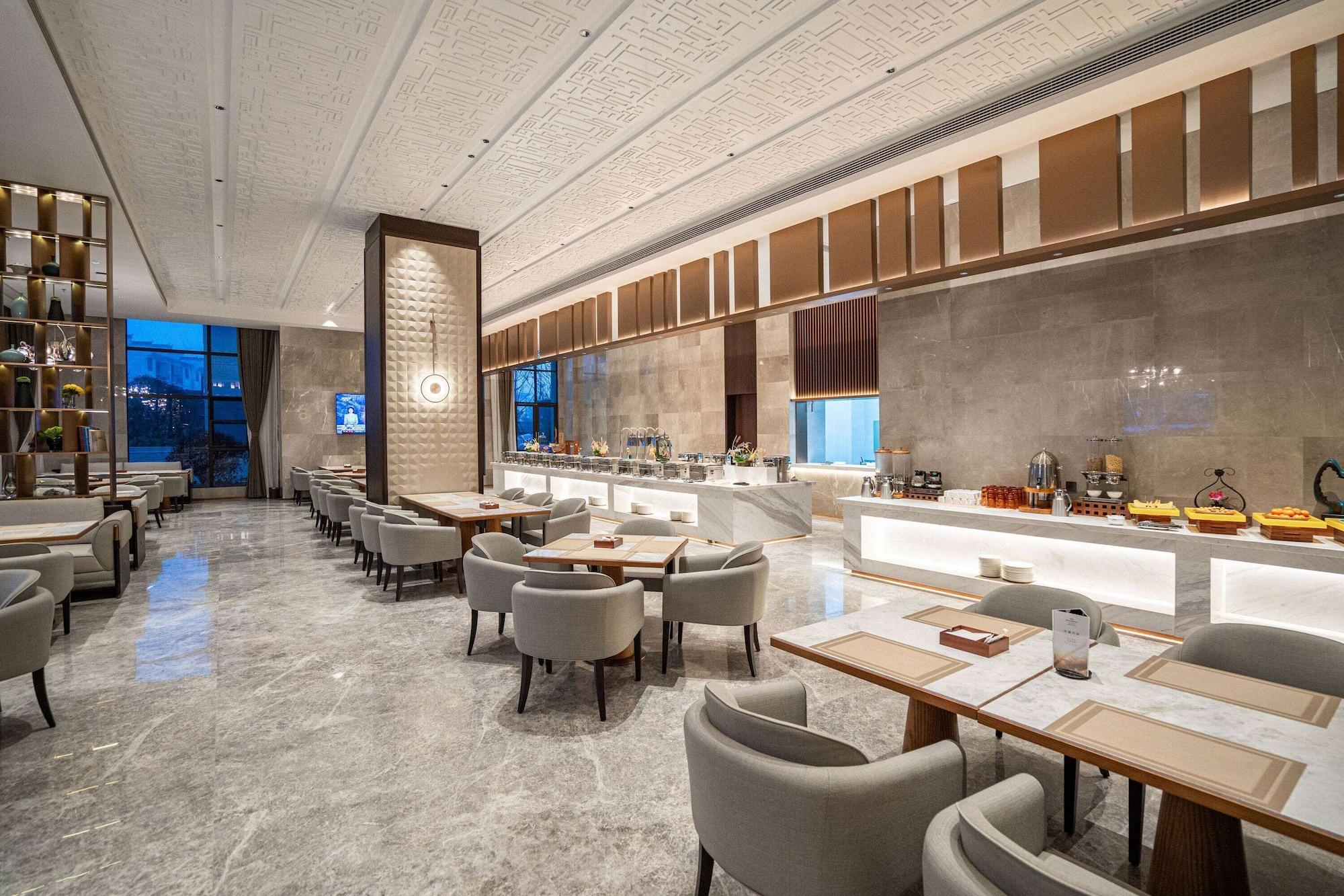 Howard Johnson by Wyndham Jufu Plaza Jinxi 29/30