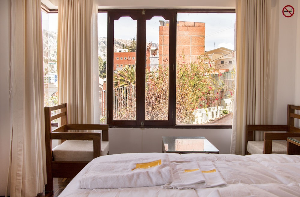Qhini Hotel Boutique 37/59