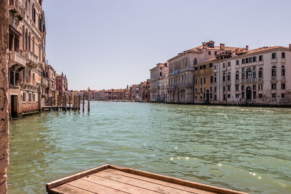 Admiral Emo Palace Over Canal Grande 39/50