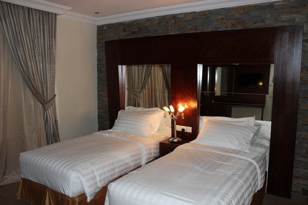 Loren Suites Al Salamah 9/50