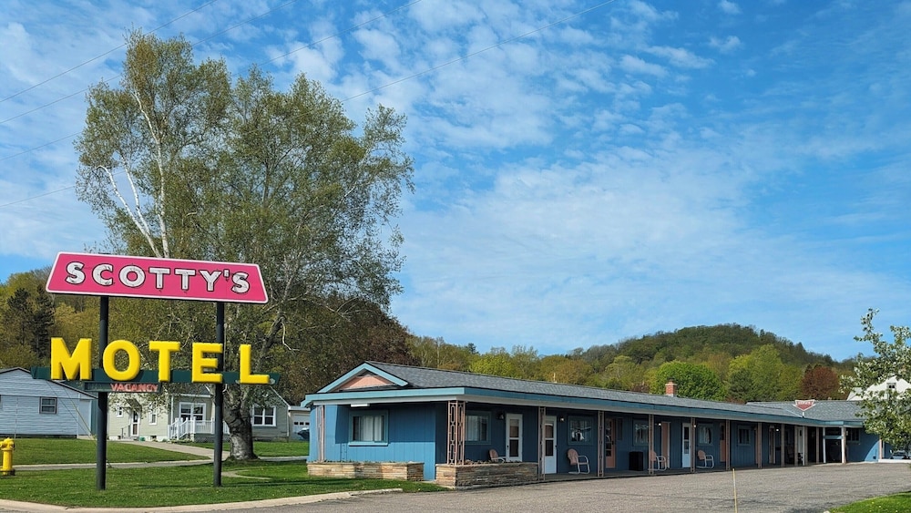 Scotty's Motel 2/50