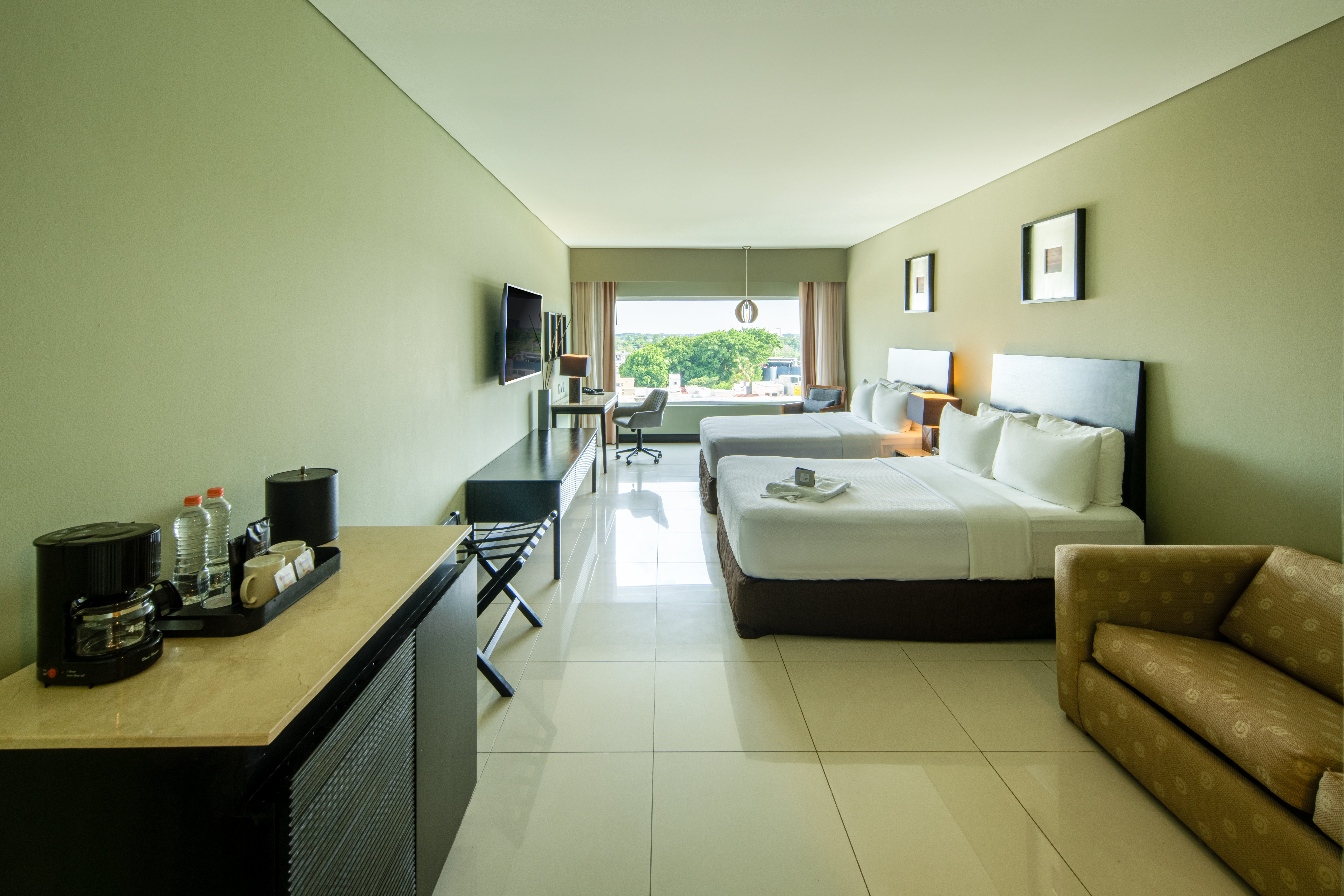 Crowne, Suite, 2 Double Beds