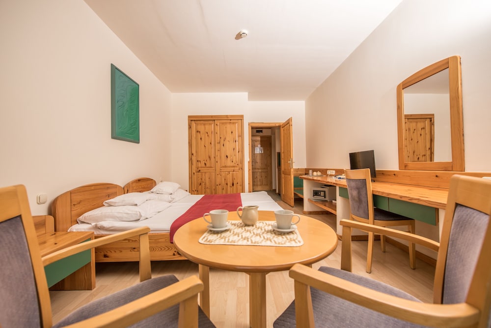 Petnehazy Aparthotel 43/60