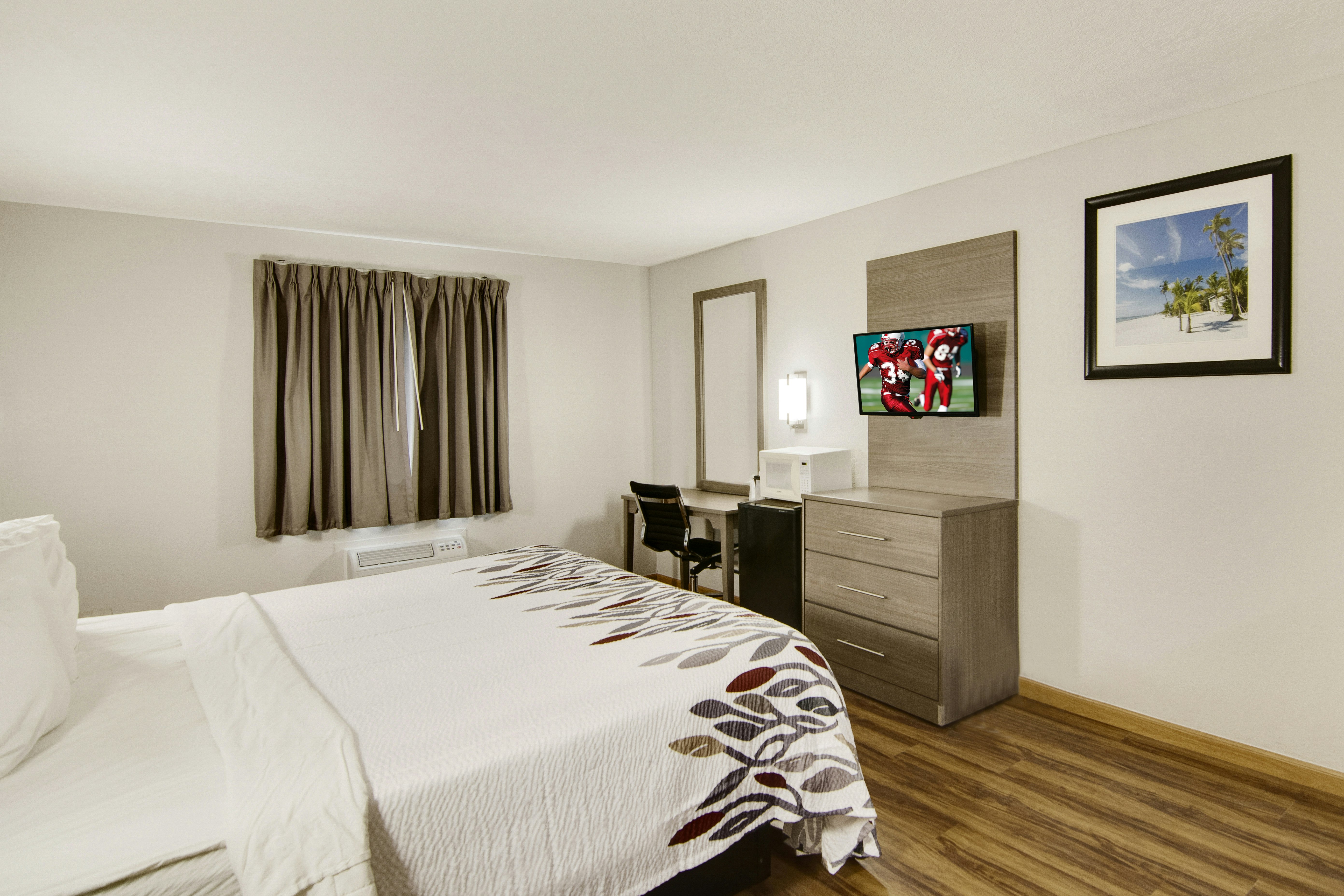 DELUXE, KING BED