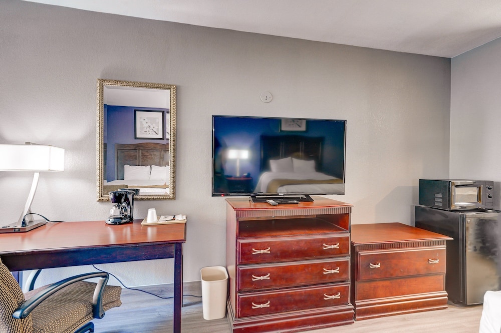 BUDGET INN ELLIJAY 25/37