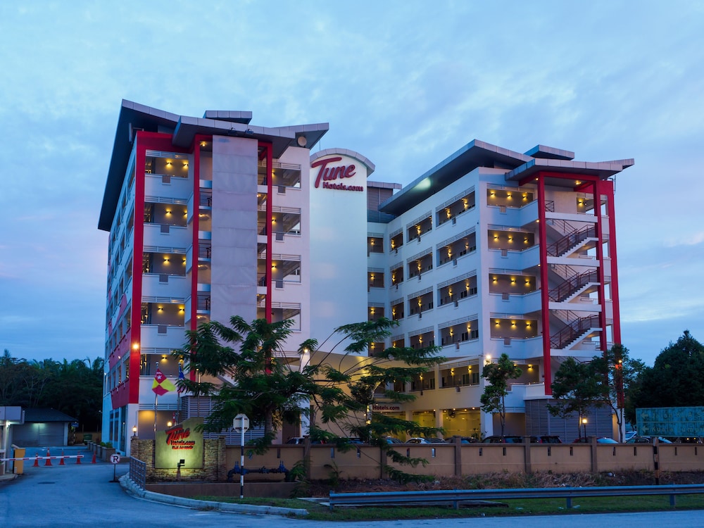 Tune Hotel Klia Aeropolis 44/52