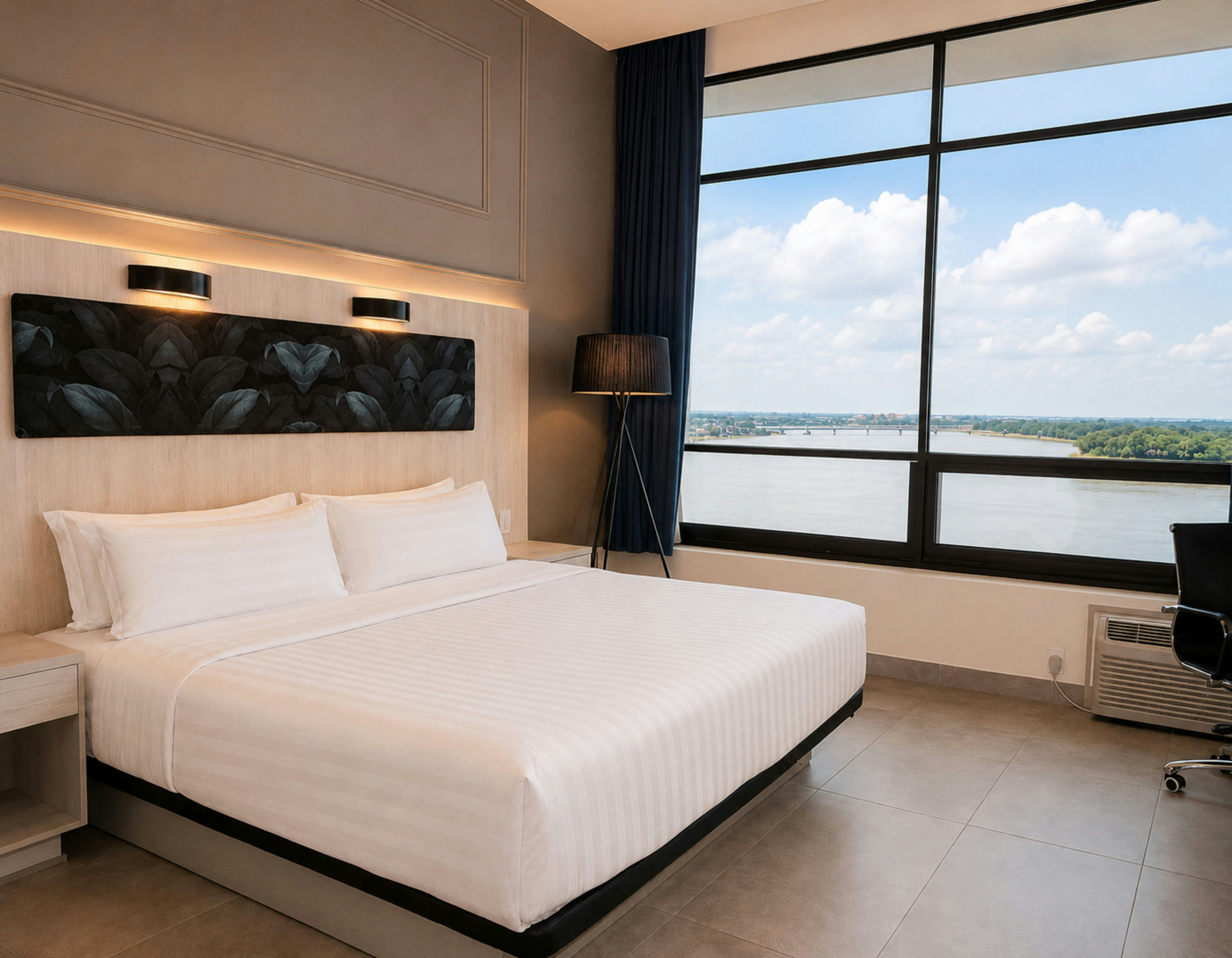 Room, King Bed, River Front