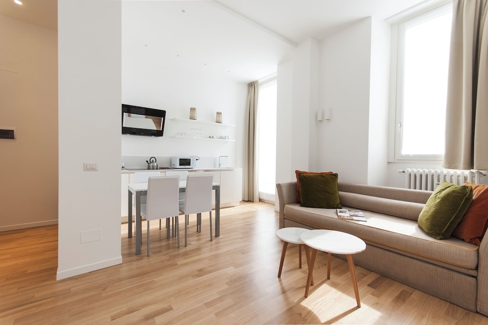 Brera Apartments In San Babila 29/50