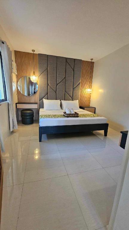 Casita, Queen and Twin Beds