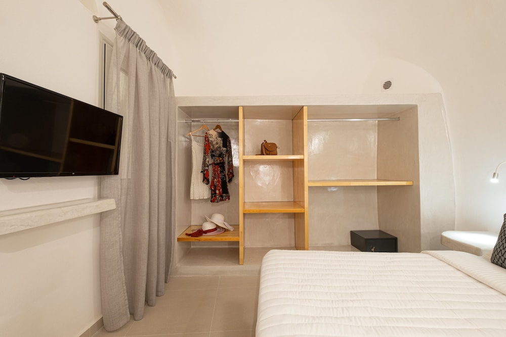 2 Bedrooms, Suite, 2 Queen Beds, Outdoor Jetted Tub, Sofa, Terrace