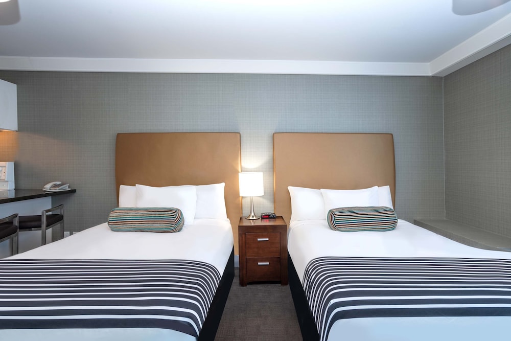 Sandman Hotel Vernon 15/45