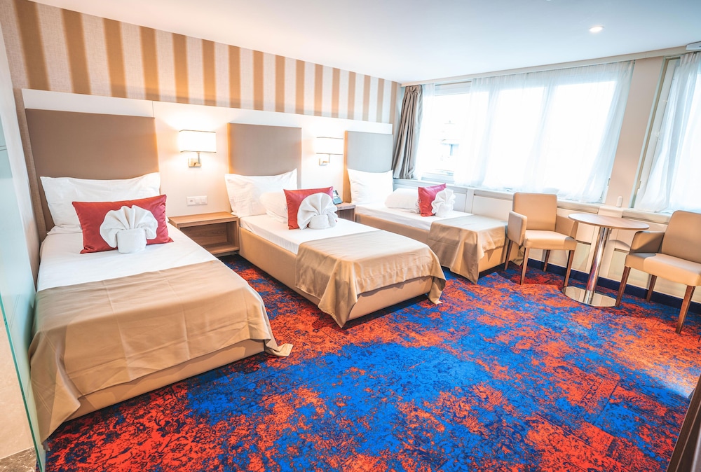 My Home Hotel 22/65