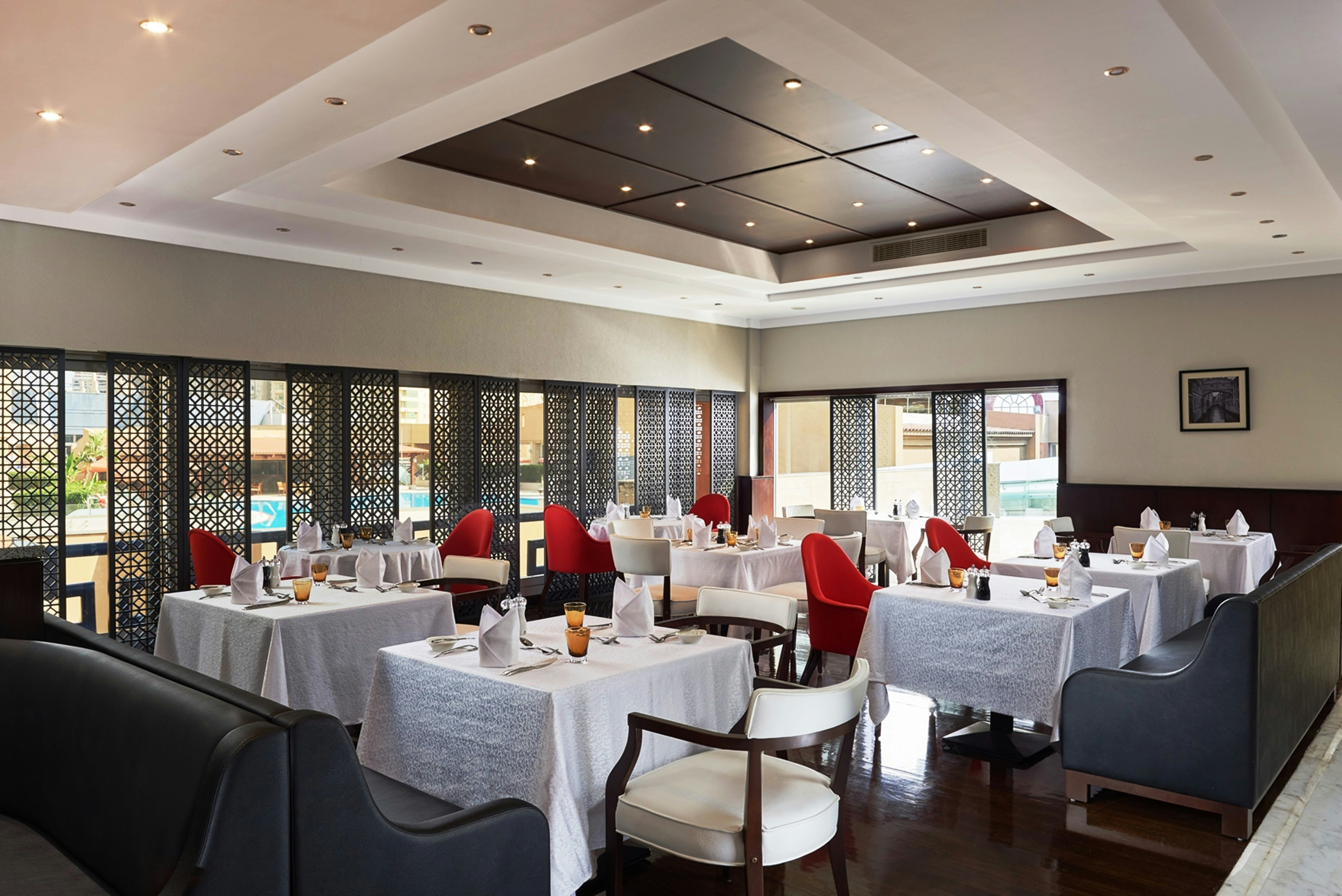 Hilton Alexandria Green Plaza 66/89