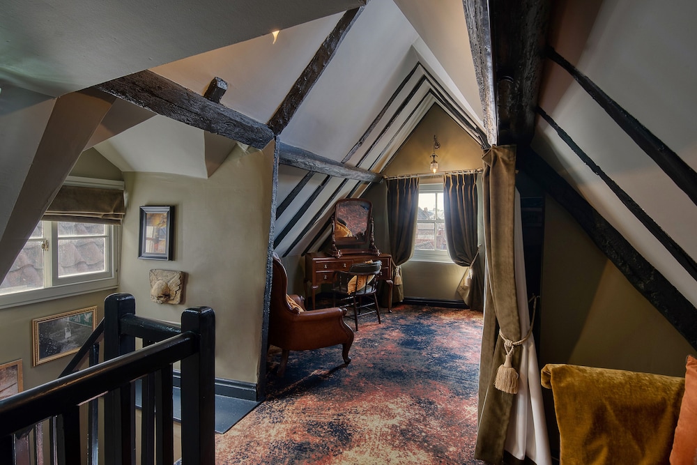 Guy Fawkes Inn 42/63