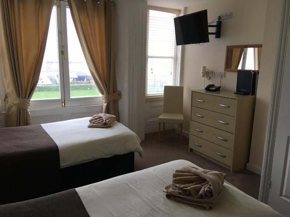 Royal Grosvenor Hotel 19/50
