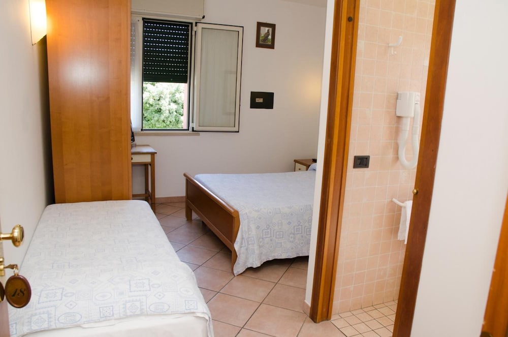 Albergo Bar Cenni 20/48